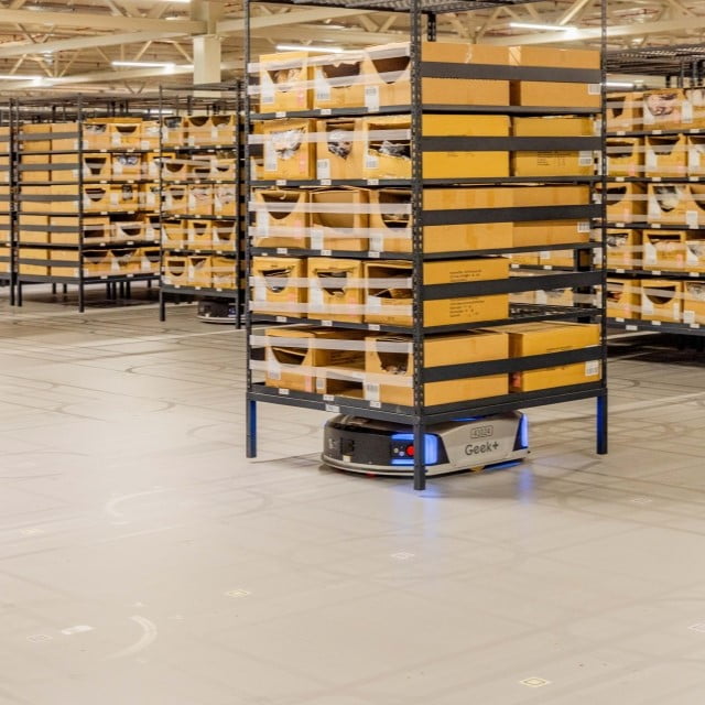 AGV mezzanine flooring at Hunkemöller's new distibution centre